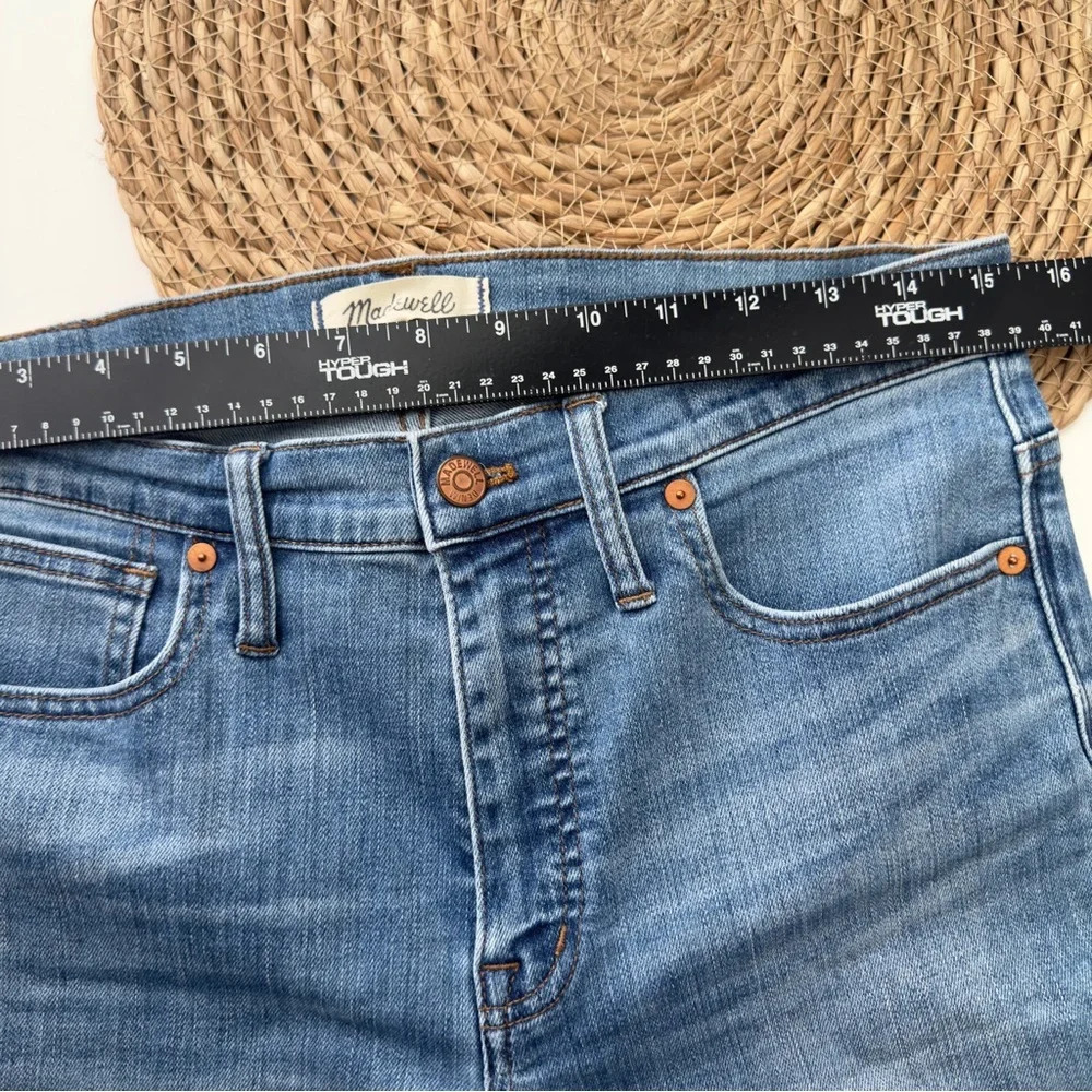Madewell 9" High-Rise Skinny Jeans in Frankie Wash‎ Torn-Knee Edition Size 30 - Picture 6 of 10